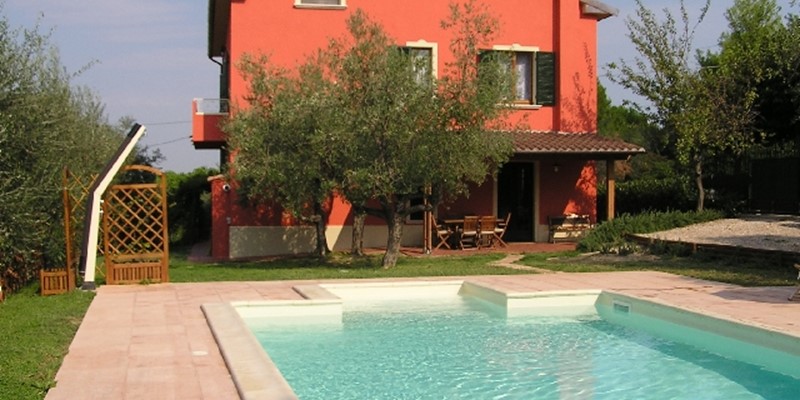 Independent house with private pool for Umbria holiday rentals
