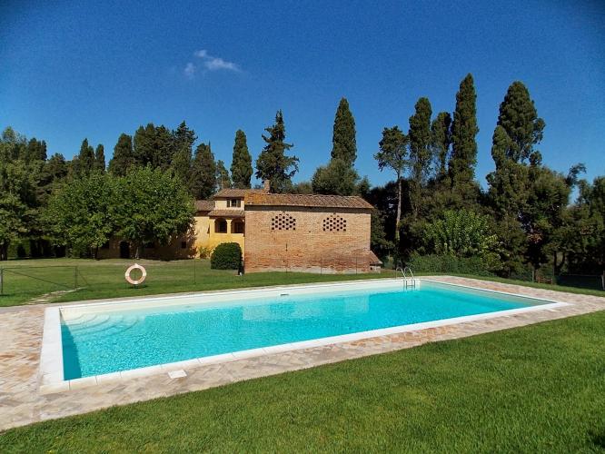 Tuscany villa with pool