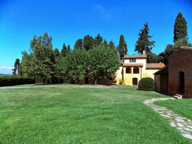 Tuscany villa with pool