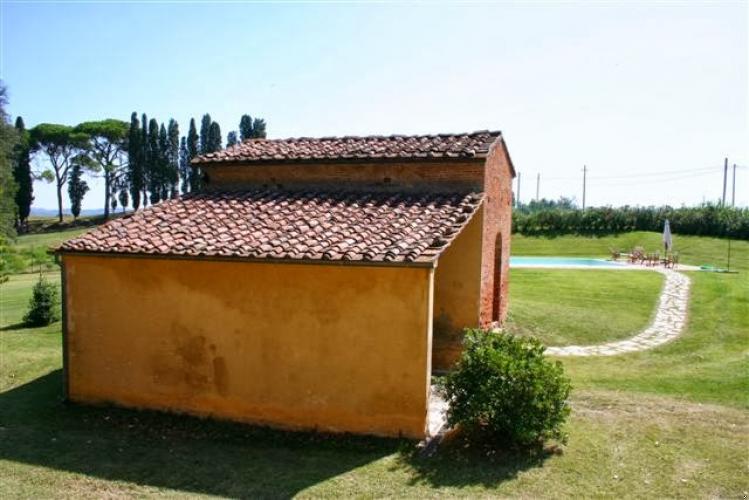 Tuscany villa with pool