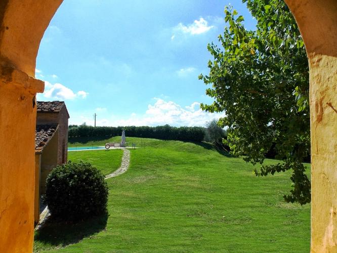 Tuscany villa with pool