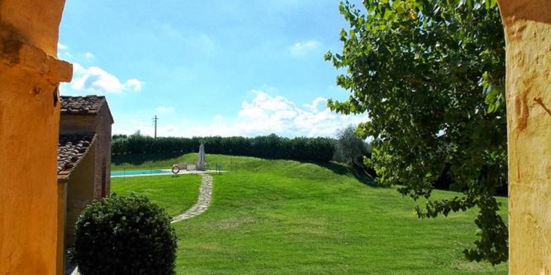 Tuscany villa with pool