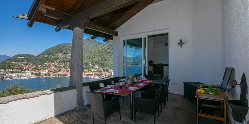 Villa with private pool & views of Lake Maggiore