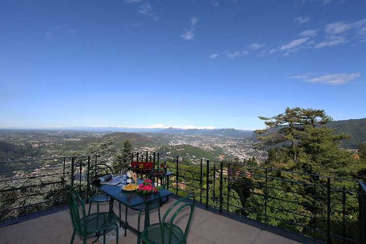 Lake Como accommodation