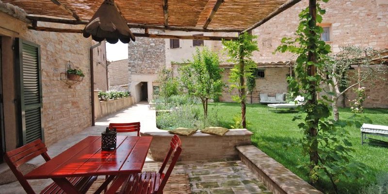 Charming little villa in Spello town centre for 3 people