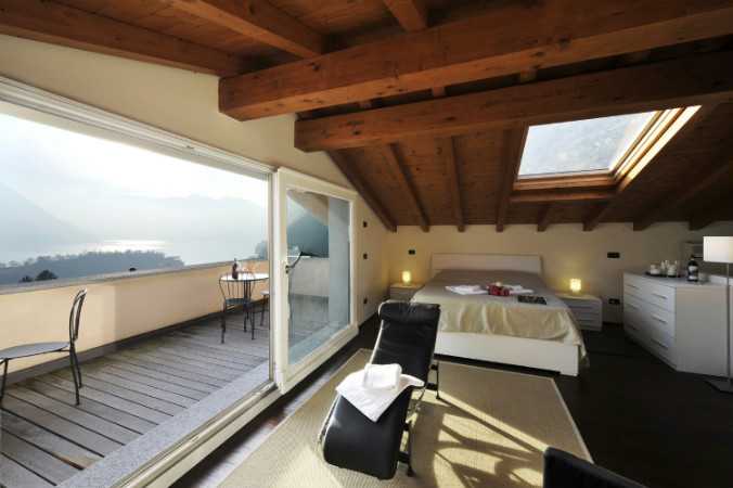 Lake Como villa with private pool