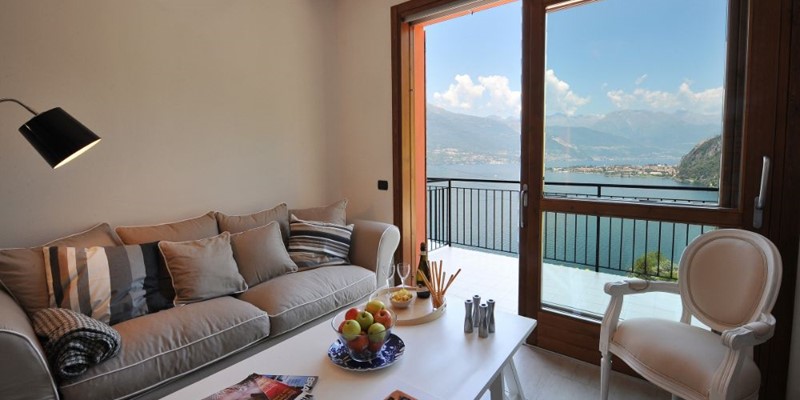 Apartment for 4 people near Bellano & has shared swimming pool