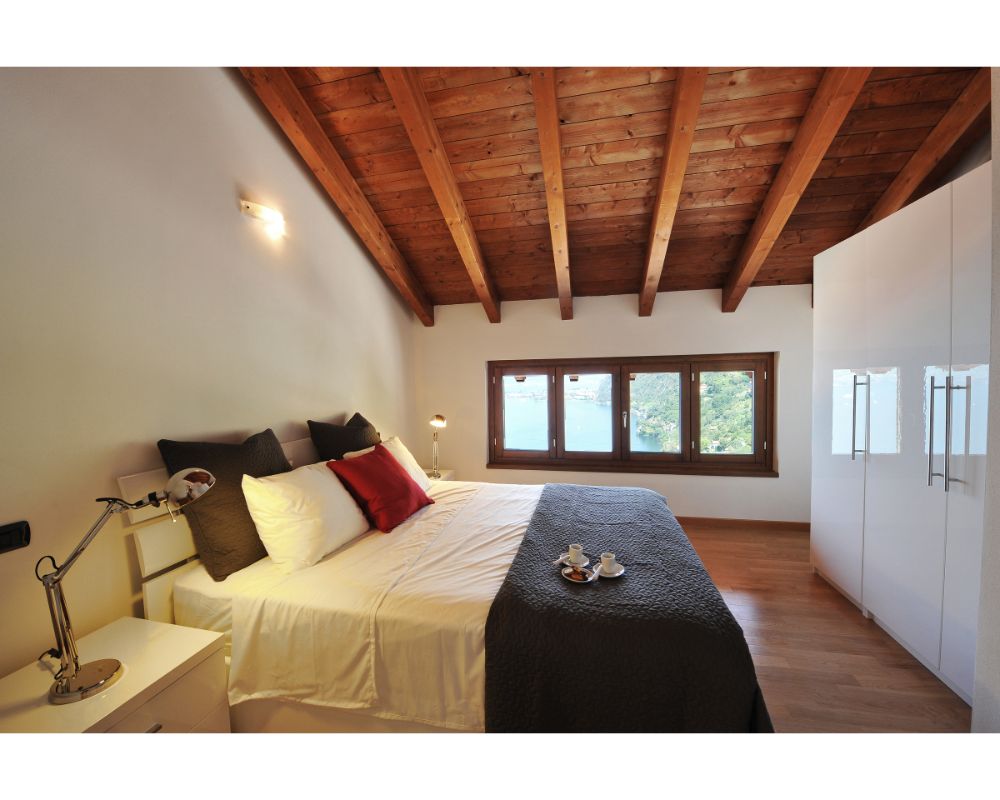 Apartment for 4 people near Bellano & has shared swimming pool