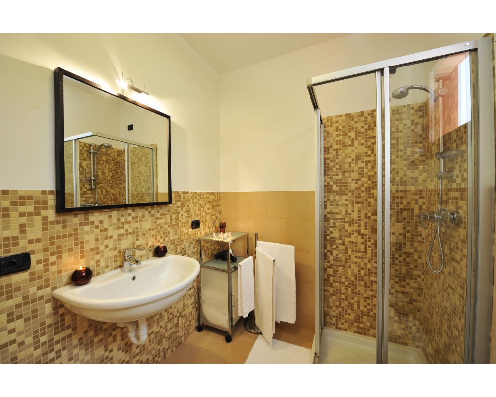 Apartment for 4 people near Bellano & has shared swimming pool