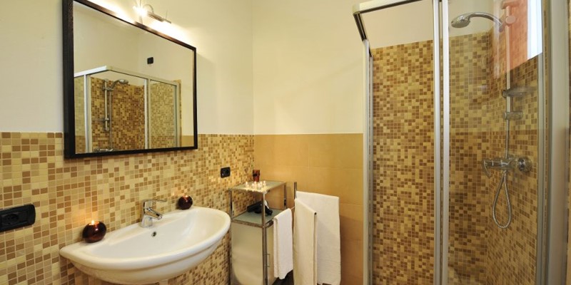 Apartment for 4 people near Bellano & has shared swimming pool