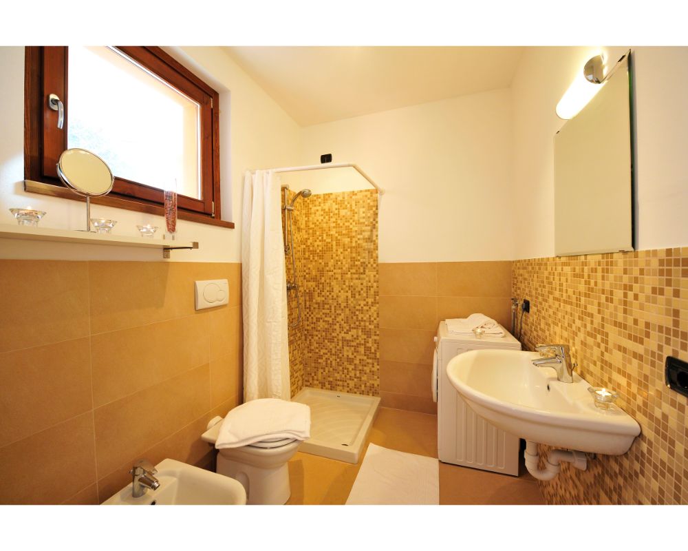 Apartment for 4 people near Bellano with shared swimming pool