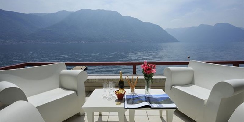 Luxury villa for 10 people with private pool on the western shores of Lake Como