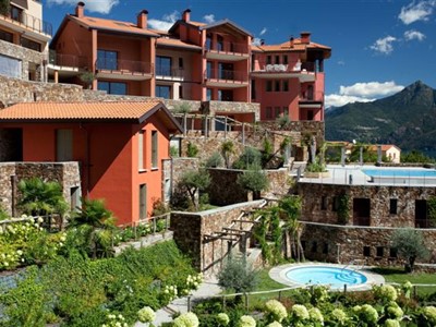 Luxury apartment for 6 people near Menaggio with swimming pool
