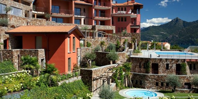 Luxury apartment for 6 people near Menaggio with swimming pool