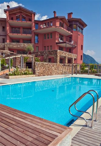 Luxury apartment for 6 people near Menaggio with swimming pool