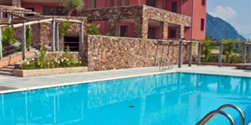 Luxury apartment for 6 people near Menaggio with swimming pool