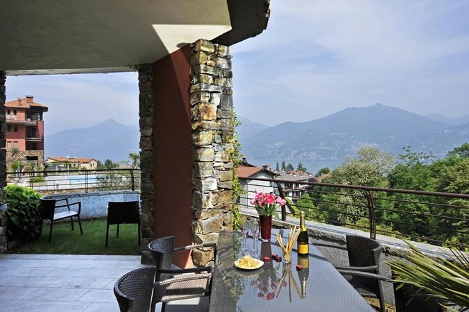 Luxury apartment for 6 people near Menaggio with swimming pool