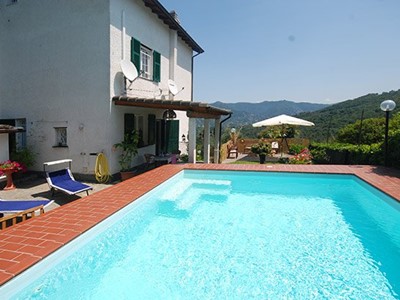 Liguria villa with private pool