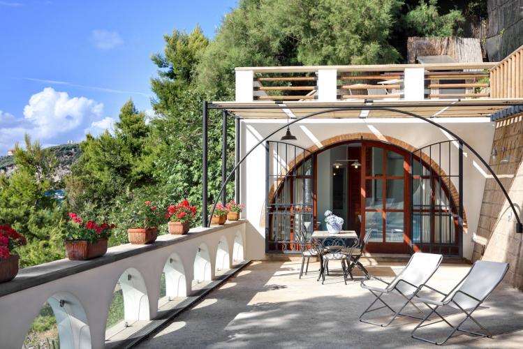 Apartment Lungomare | Romantic Apartment On The Sea Front To Rent In Sorrento, Italy 2022/2023