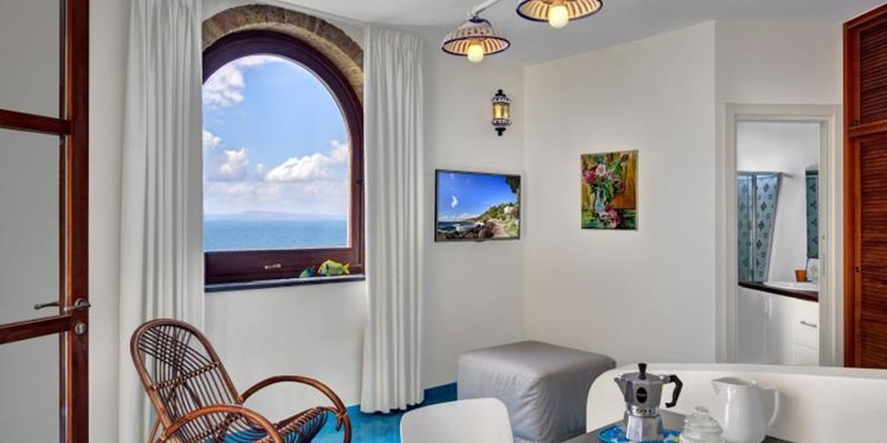 Apartment Lungomare | Romantic Apartment On The Sea Front To Rent In Sorrento, Italy 2022/2023