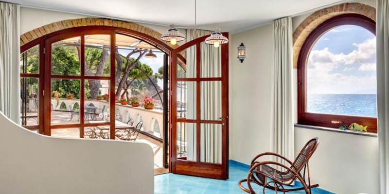 Apartment Lungomare | Romantic Apartment On The Sea Front To Rent In Sorrento, Italy 2022/2023