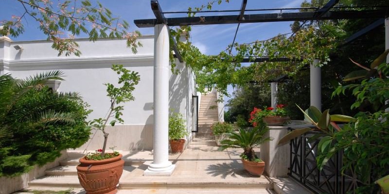 Luxury 7 bedroomed villa with direct sea access on the island of Ischia