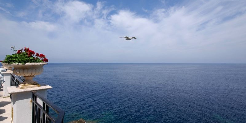 Luxury 7 bedroomed villa with direct sea access on the island of Ischia