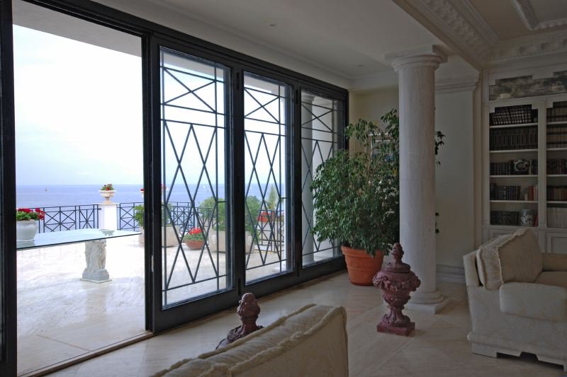 Luxury 7 bedroomed villa with direct sea access on the island of Ischia
