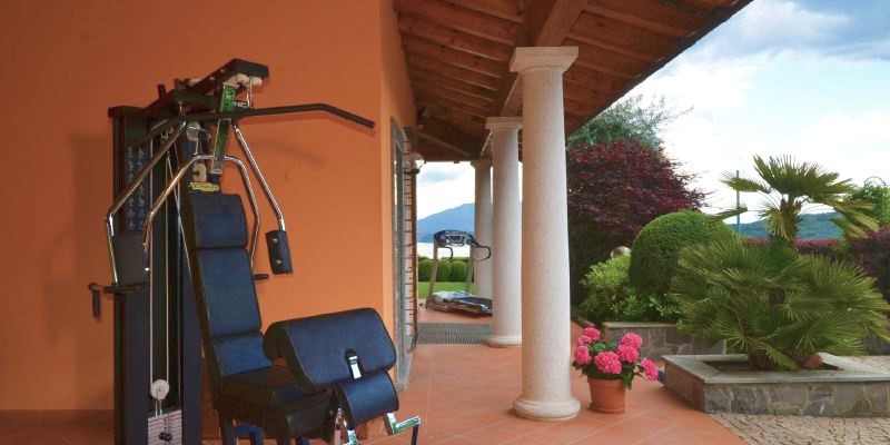 Villa for 8 people with private pool within walking distance of Lake Maggiore