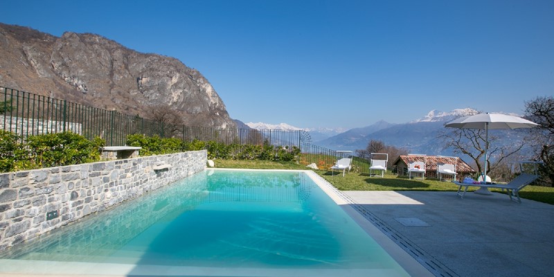 Modern villa for 10 people with private pool overlooking Lake Como