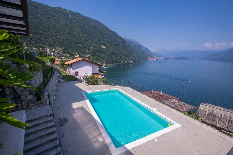 Lake Como view apartment for 4 people with shared swimming pool