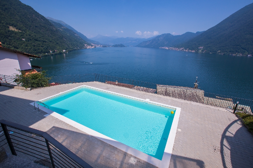 Lake Como view apartment for 4 people with shared swimming pool