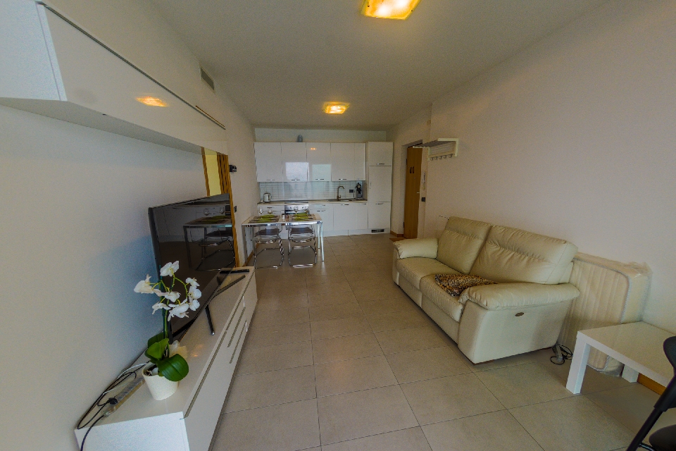 Lake Como view apartment for 4 people with shared swimming pool