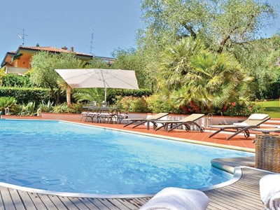 Lake Garda villa with private pool