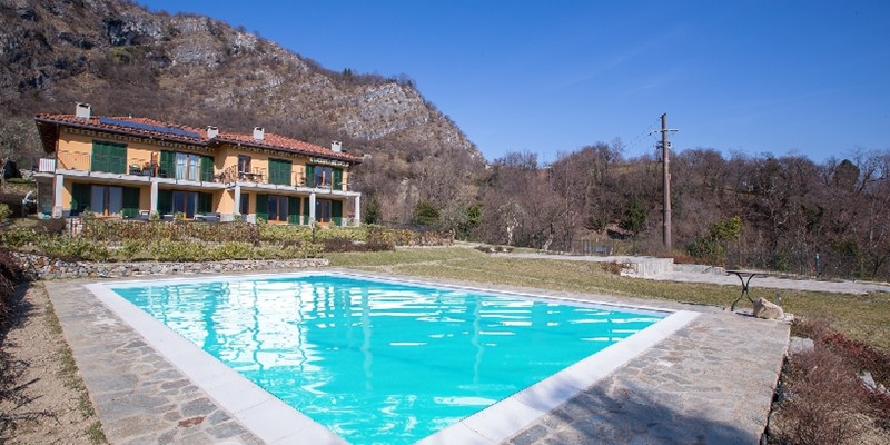 2 bedroomed apartment with swimming pool and Lake Como views