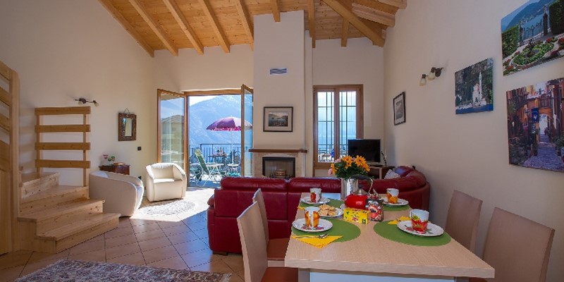 2 bedroomed apartment with swimming pool and Lake Como views