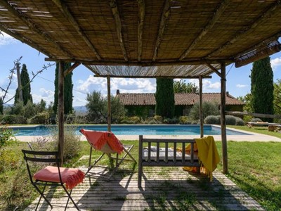 Villa in Tuscany with private swimming pool sleeping 18 people