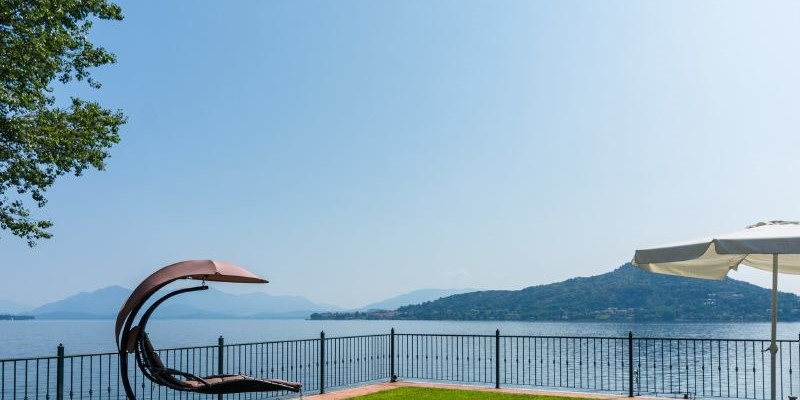 Apartment for upto 3 people overlooking Lake Maggiore 
