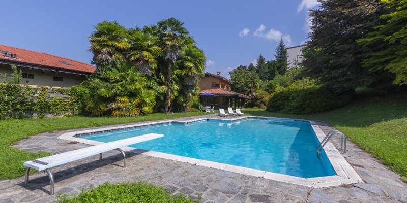 Villa for 12 people with 6 bedrooms near Lake Maggiore