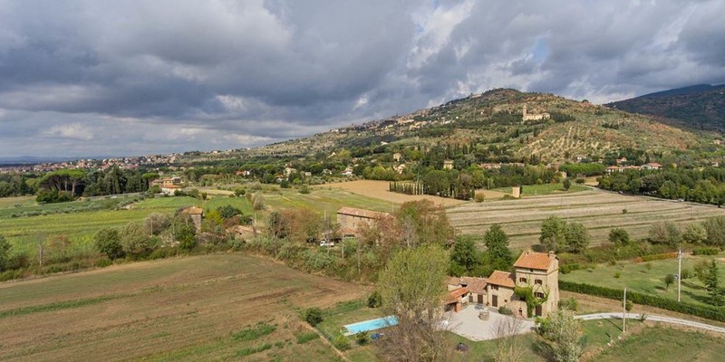 Villa with private pool near Cortona in Tuscany
