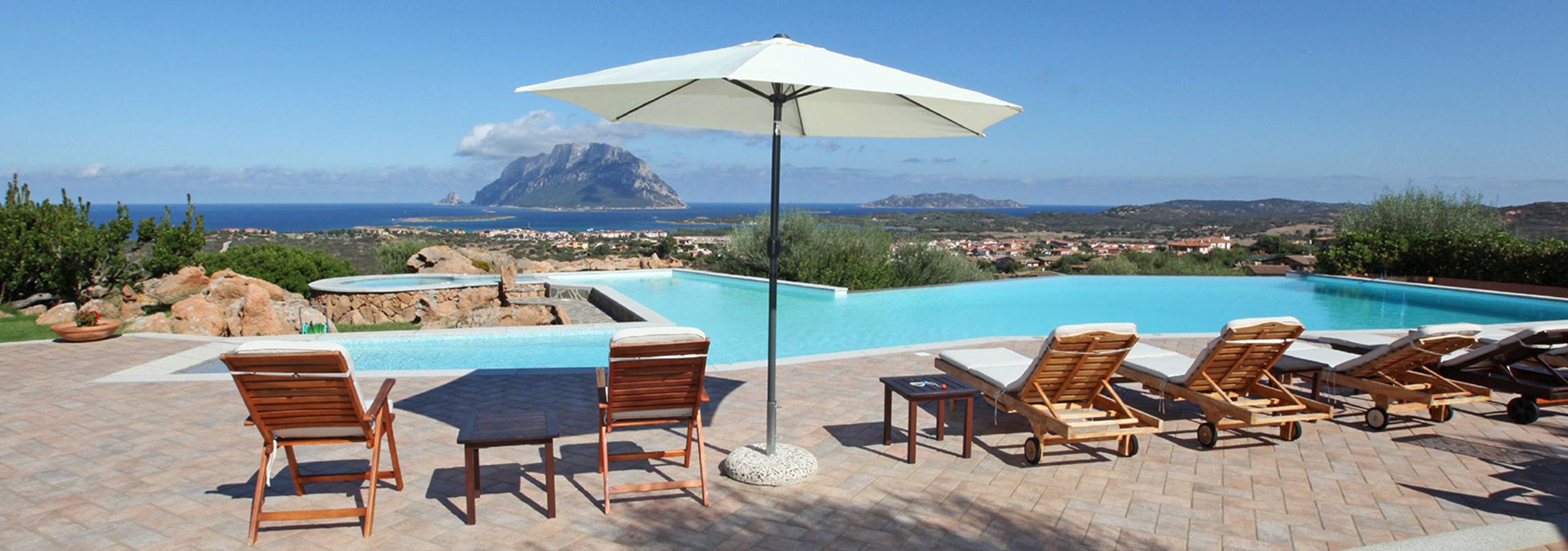 Beachfront villas in Sardinia