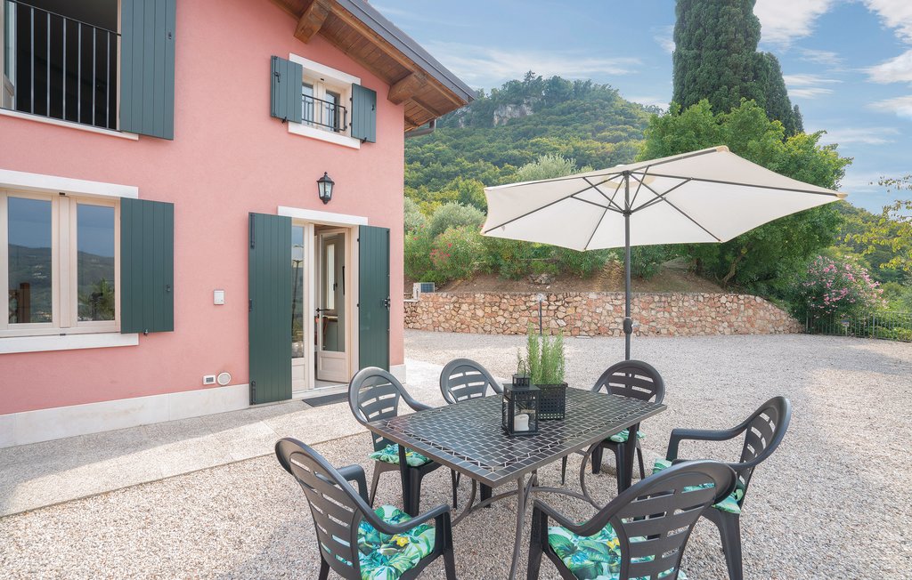 Villas at Lake Garda Holiday Homes in Italy the villa speciailists