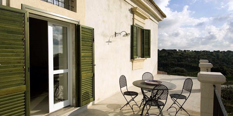 Countryside Apartment With Terrace To Rent In Sicily, Italy 2023