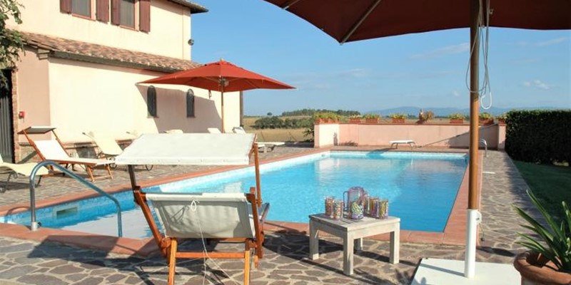 6 bedroomed villa with private pool near Lake Trasimeno