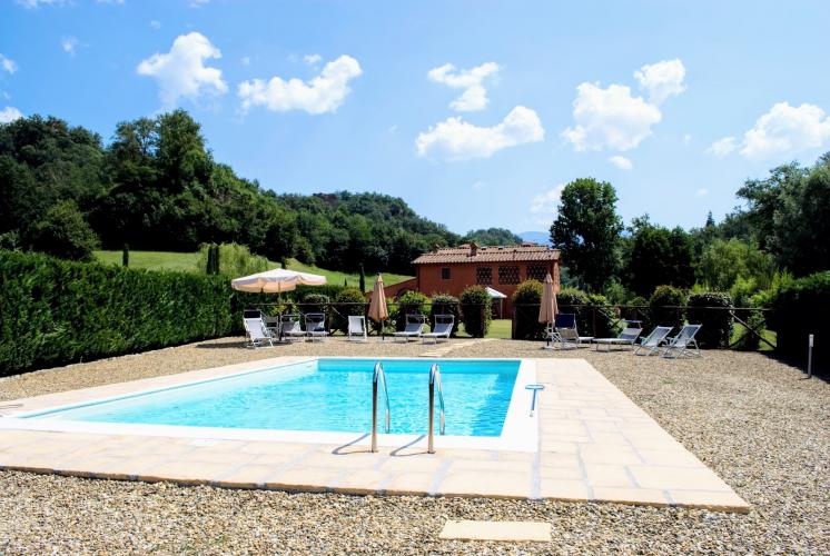 Large 7 bedroomed villa for 18 people with private pool in the Arno Valley of Tuscany