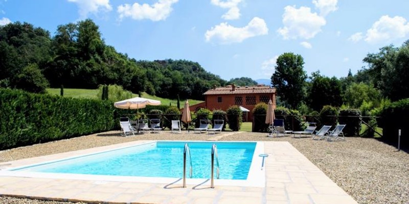 Large 7 bedroomed villa for 18 people with private pool in the Arno Valley of Tuscany