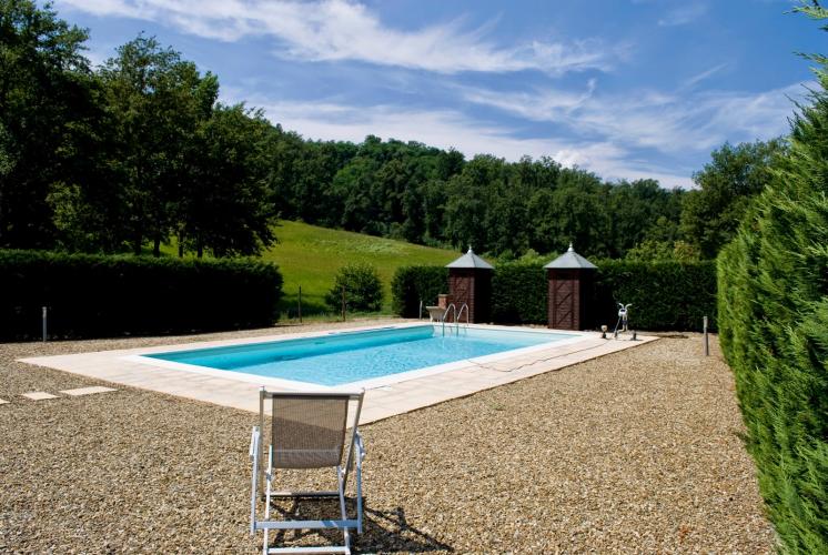 Large 7 bedroomed villa for 18 people with private pool in the Arno Valley of Tuscany