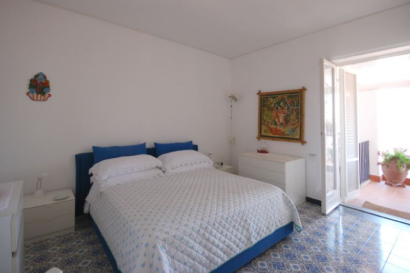 5 bedroomed villa for 9 people with private pool on the Sorrento Coast