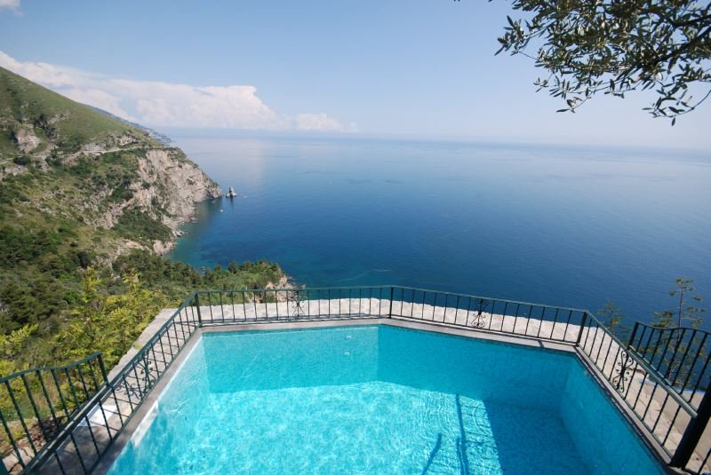 2 bedroomed villa near Postiano with private swimming pool