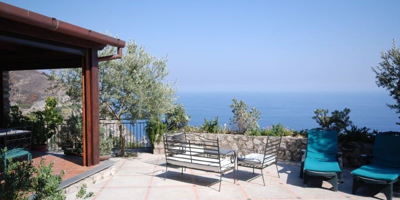 2 bedroomed villa near Postiano with private swimming pool